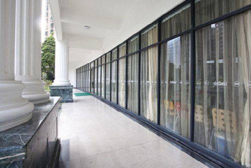 浙江玻璃隔斷-辦公隔斷的材質(zhì)都有哪些